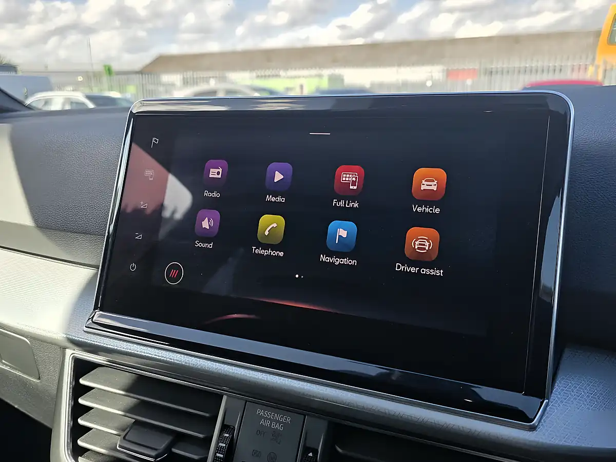 Used 2022 SEAT Tarraco Xcellence Green - Interior and Exterior details 15
