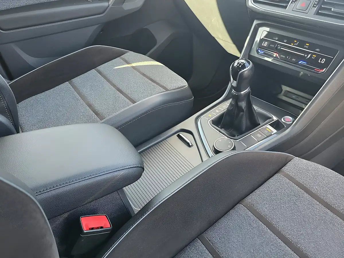 Used 2022 SEAT Tarraco Xcellence Green - Interior and Exterior details 16