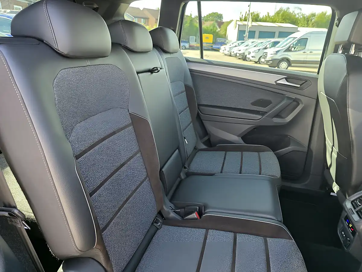 Used 2022 SEAT Tarraco Xcellence Green - Interior and Exterior details 18