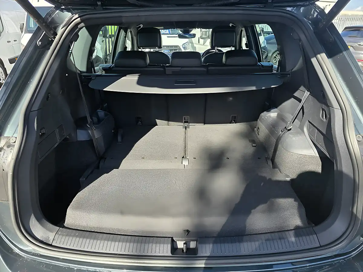 Used 2022 SEAT Tarraco Xcellence Green - Interior and Exterior details 20