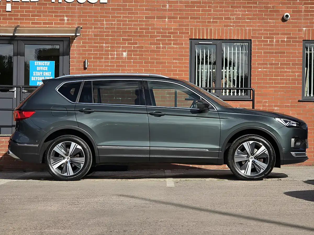 Used 2022 SEAT Tarraco Xcellence Green - Interior and Exterior details 7