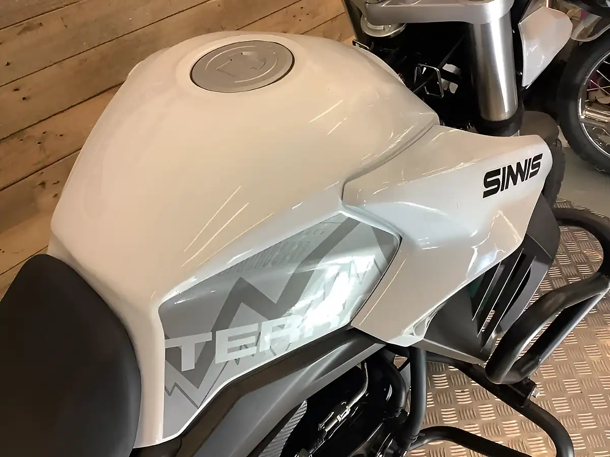 Used 2022 Sinnis Terrain White - Interior and Exterior details 11