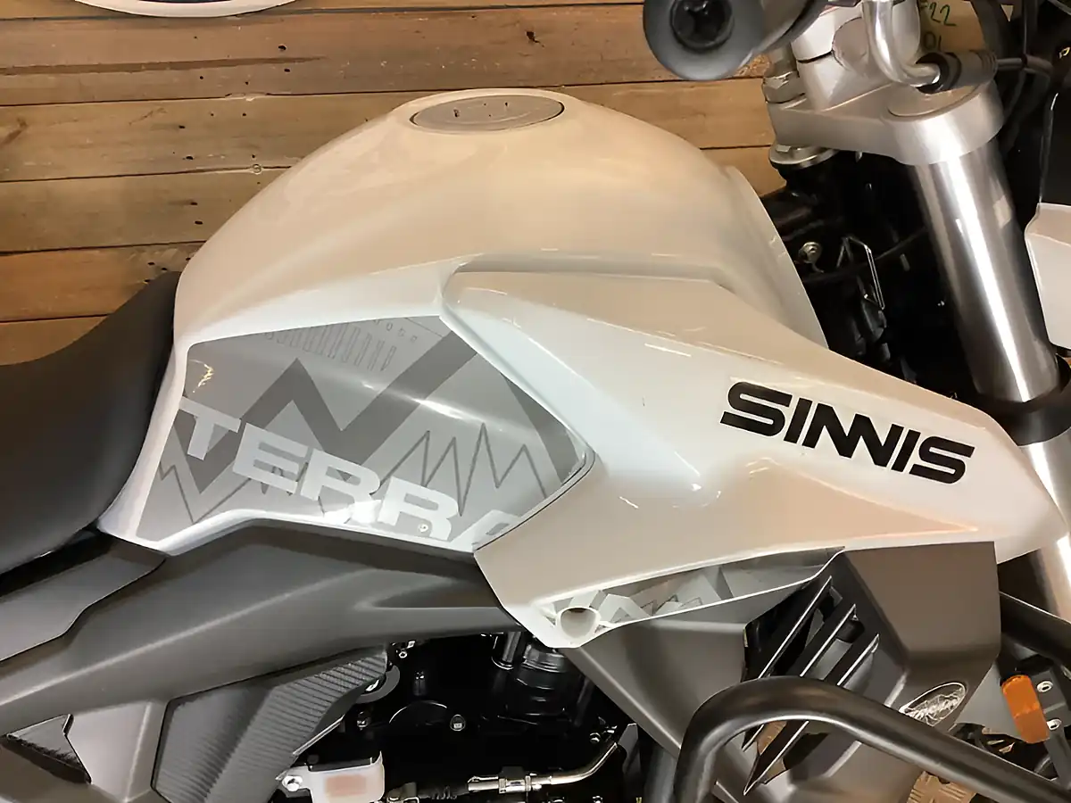 Used 2022 Sinnis Terrain White - Interior and Exterior details 9
