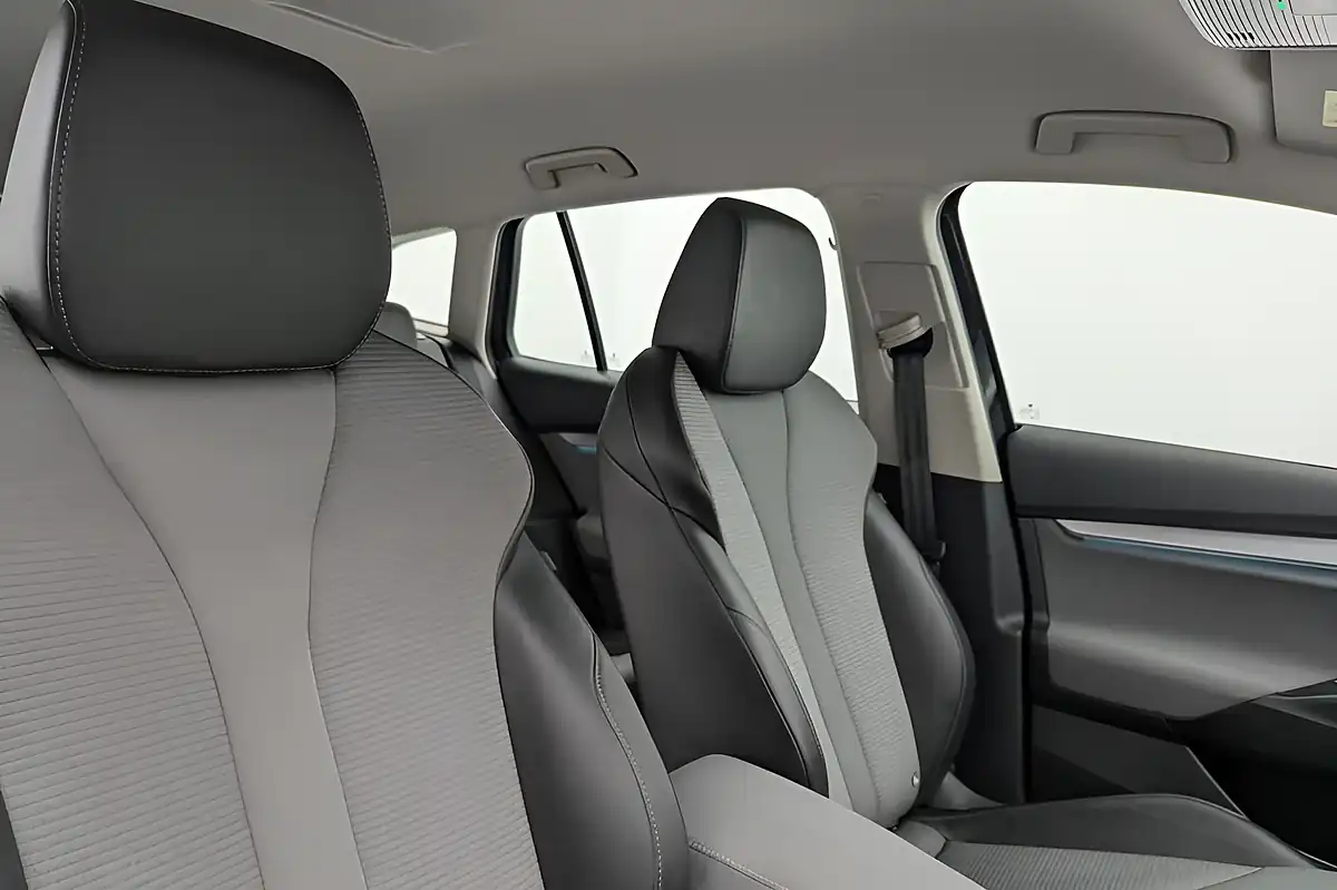 Used 2022 Skoda Enyaq 60 Black - Interior and Exterior details 10