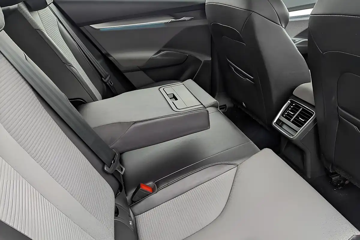 Used 2022 Skoda Enyaq 60 Black - Interior and Exterior details 11