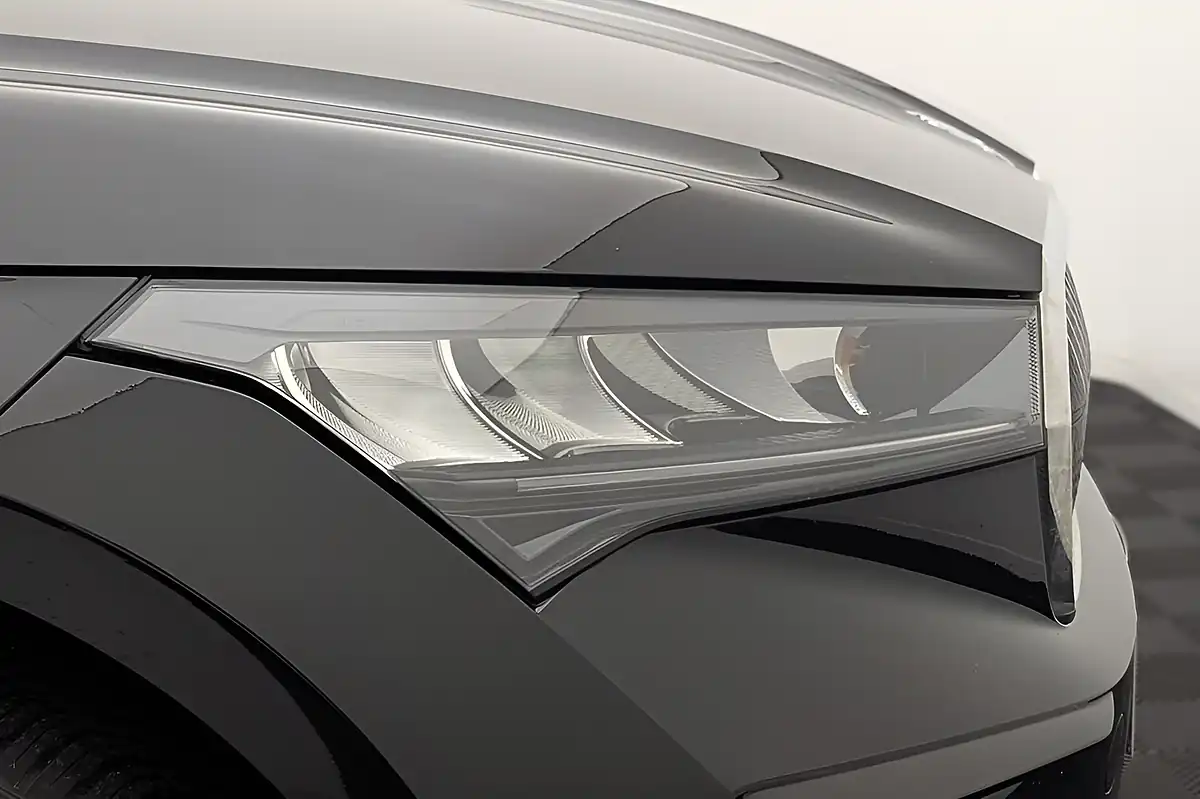 Used 2022 Skoda Enyaq 60 Black - Interior and Exterior details 17