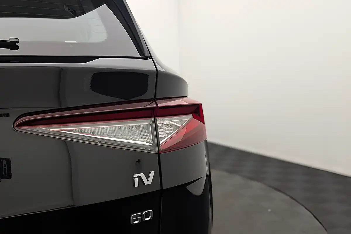 Used 2022 Skoda Enyaq 60 Black - Interior and Exterior details 19
