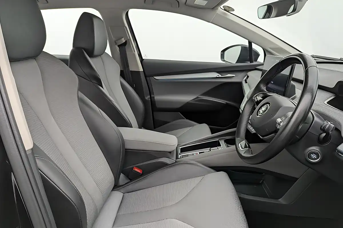 Used 2022 Skoda Enyaq 60 Black - Interior and Exterior details 3