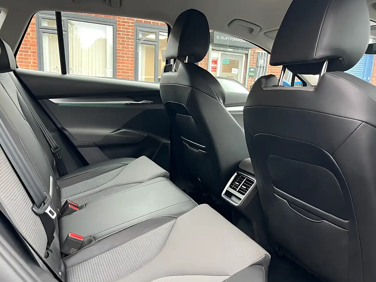Used 2022 Skoda Enyaq 60 Blue - Interior and Exterior details 14