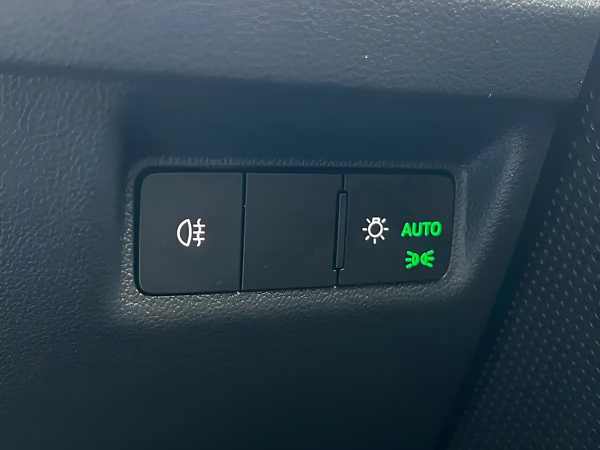 Used 2022 Skoda Enyaq 60 Blue - Interior and Exterior details 19