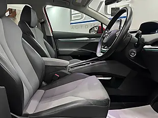 Used 2022 Skoda Enyaq 60 Red - Interior and Exterior details 12