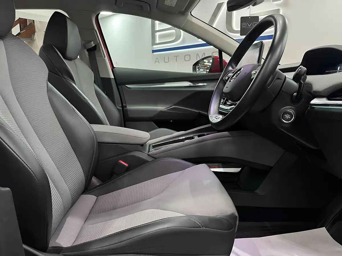 Used 2022 Skoda Enyaq 60 Red - Interior and Exterior details 12