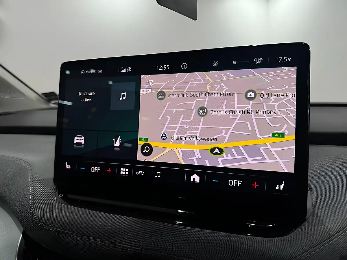 Used 2022 Skoda Enyaq 60 Red - Interior and Exterior details 13