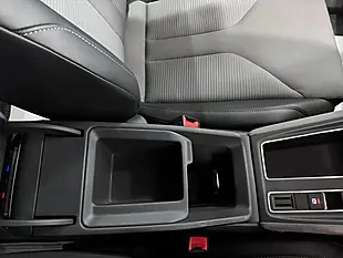 Used 2022 Skoda Enyaq 60 Red - Interior and Exterior details 16