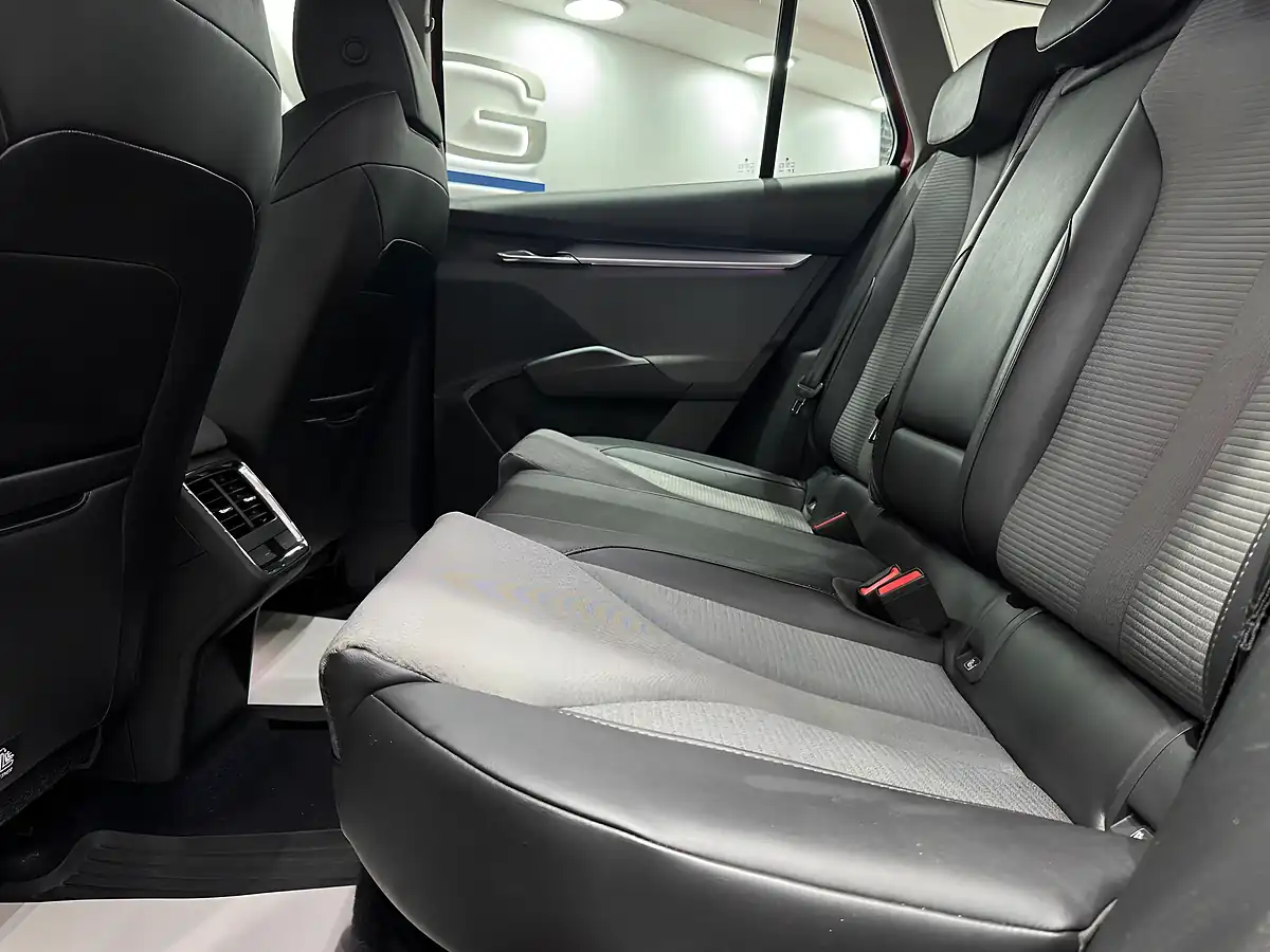 Used 2022 Skoda Enyaq 60 Red - Interior and Exterior details 18