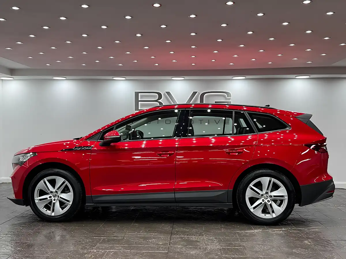 Used 2022 Skoda Enyaq 60 Red - Interior and Exterior details 6