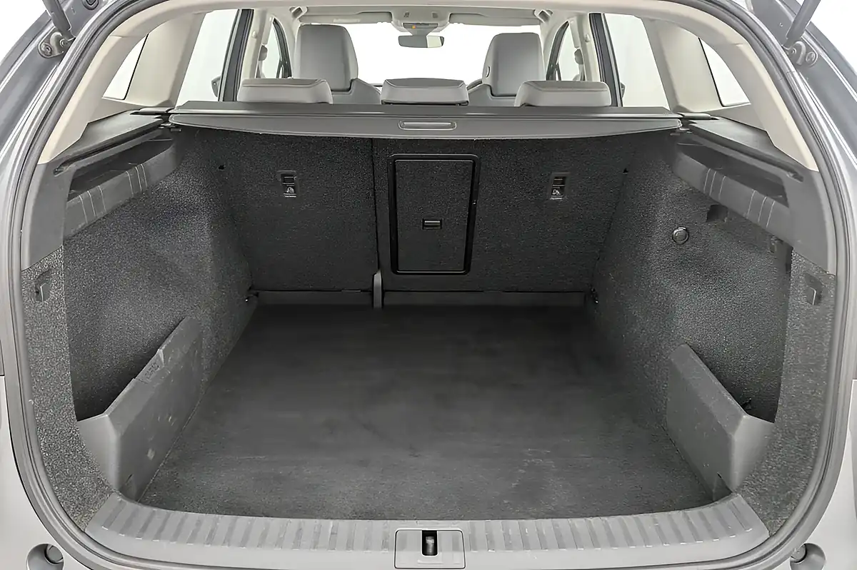 Used 2022 Skoda Enyaq Iv 60 Grey - Interior and Exterior details 18
