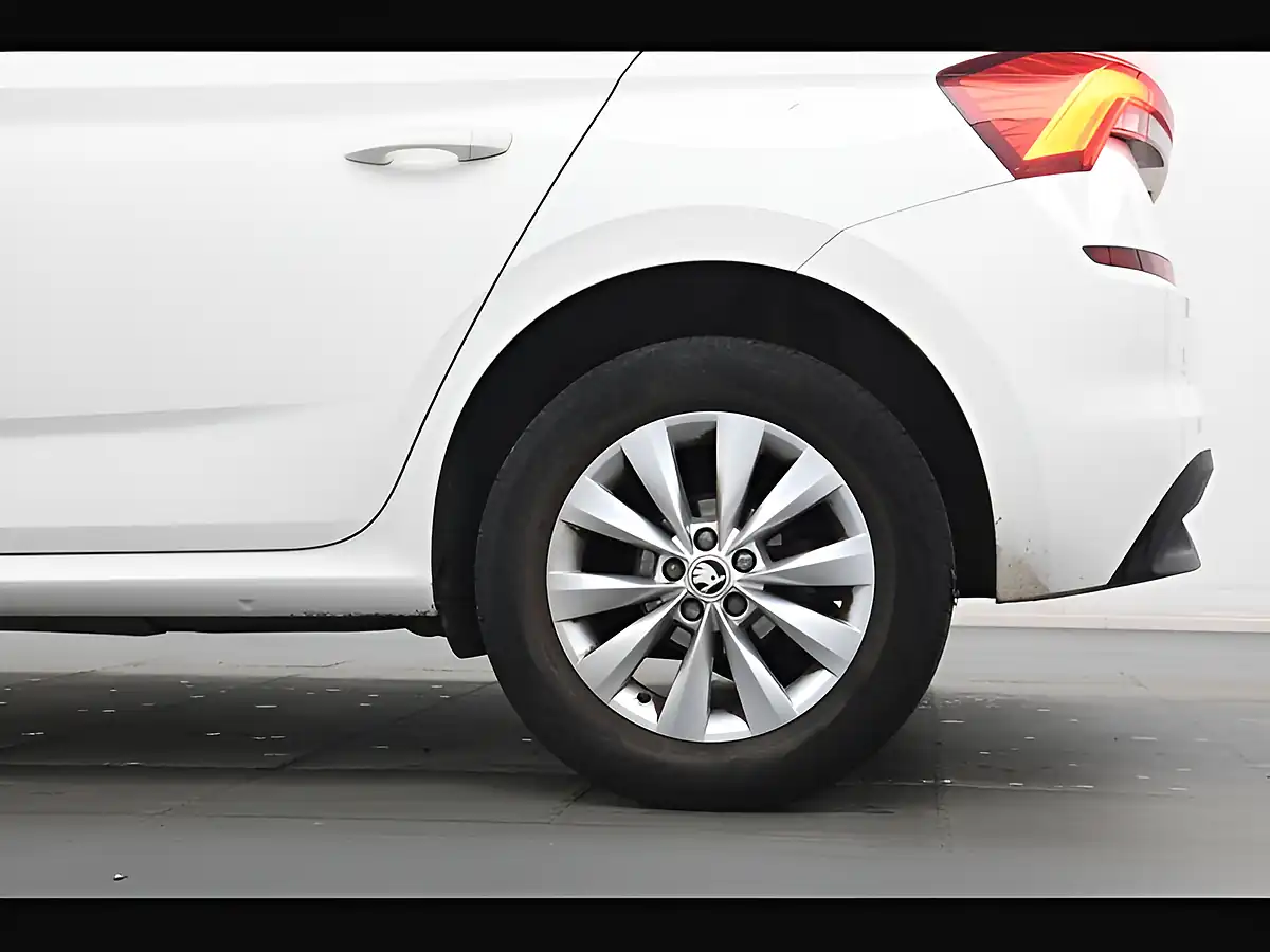 Used 2022 Skoda Kamiq S Candy White - Interior and Exterior details 15