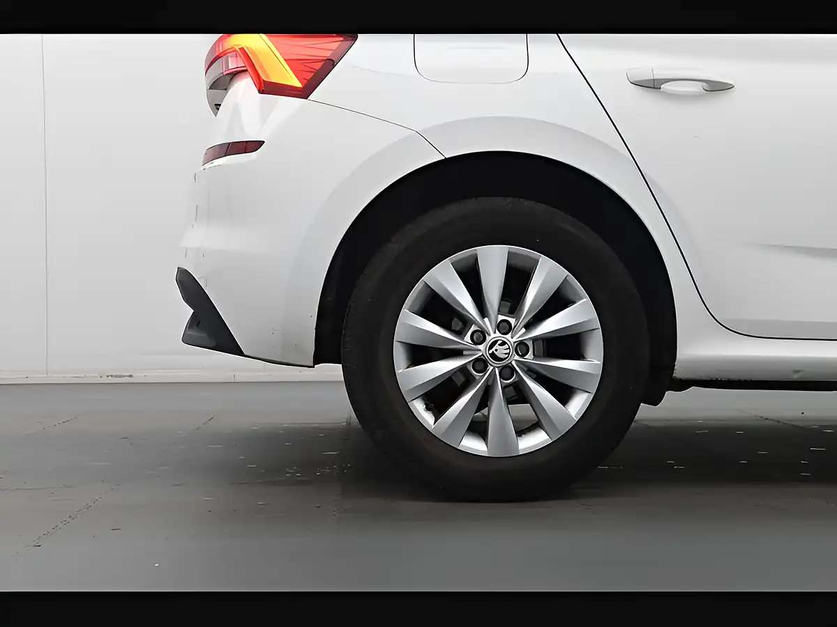 Used 2022 Skoda Kamiq S Candy White - Interior and Exterior details 17