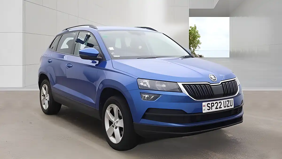 Used 2022 Skoda Karoq Se Blue - Front View