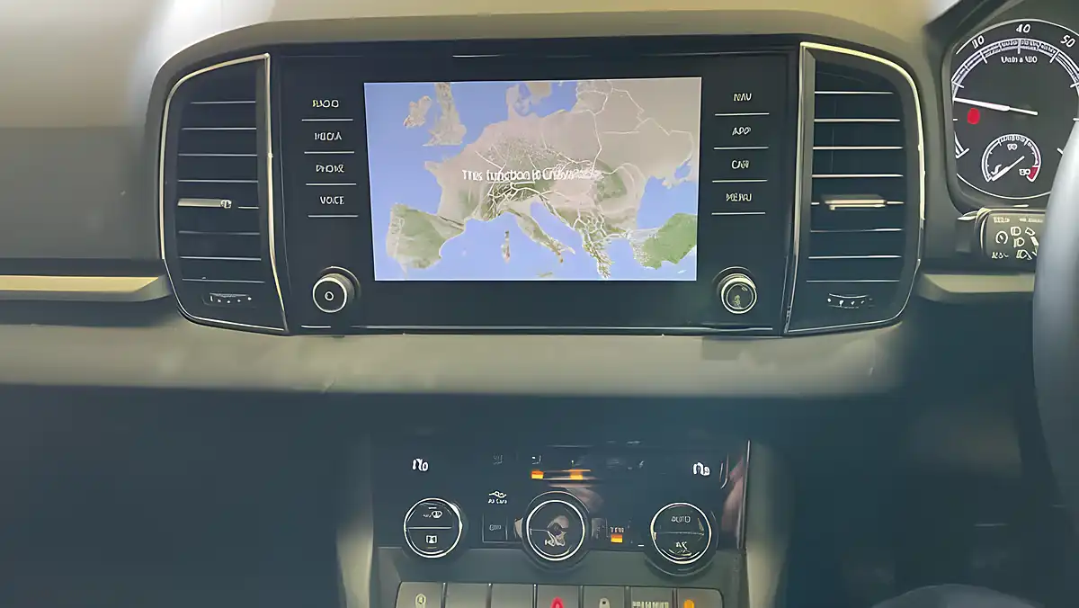 Used 2022 Skoda Karoq Se Blue - Interior and Exterior details 10