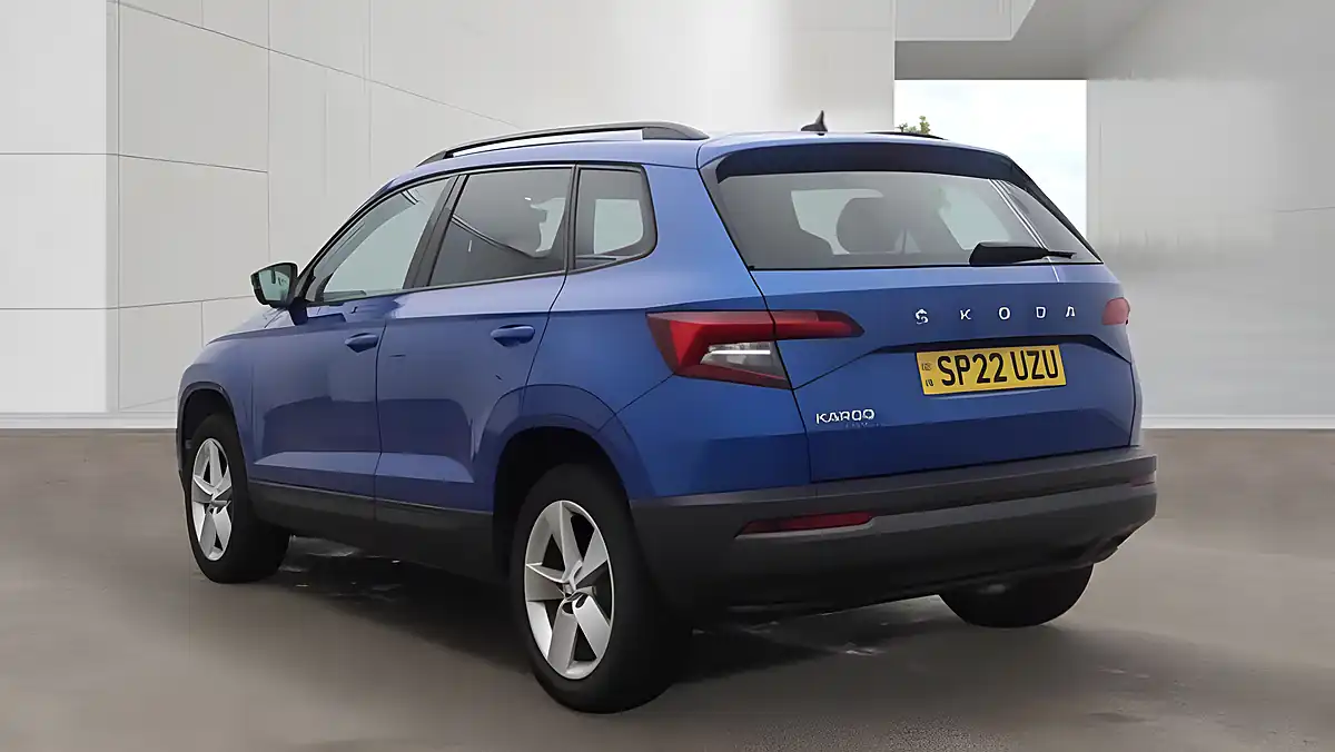 Used 2022 Skoda Karoq Se Blue - Interior and Exterior details 3