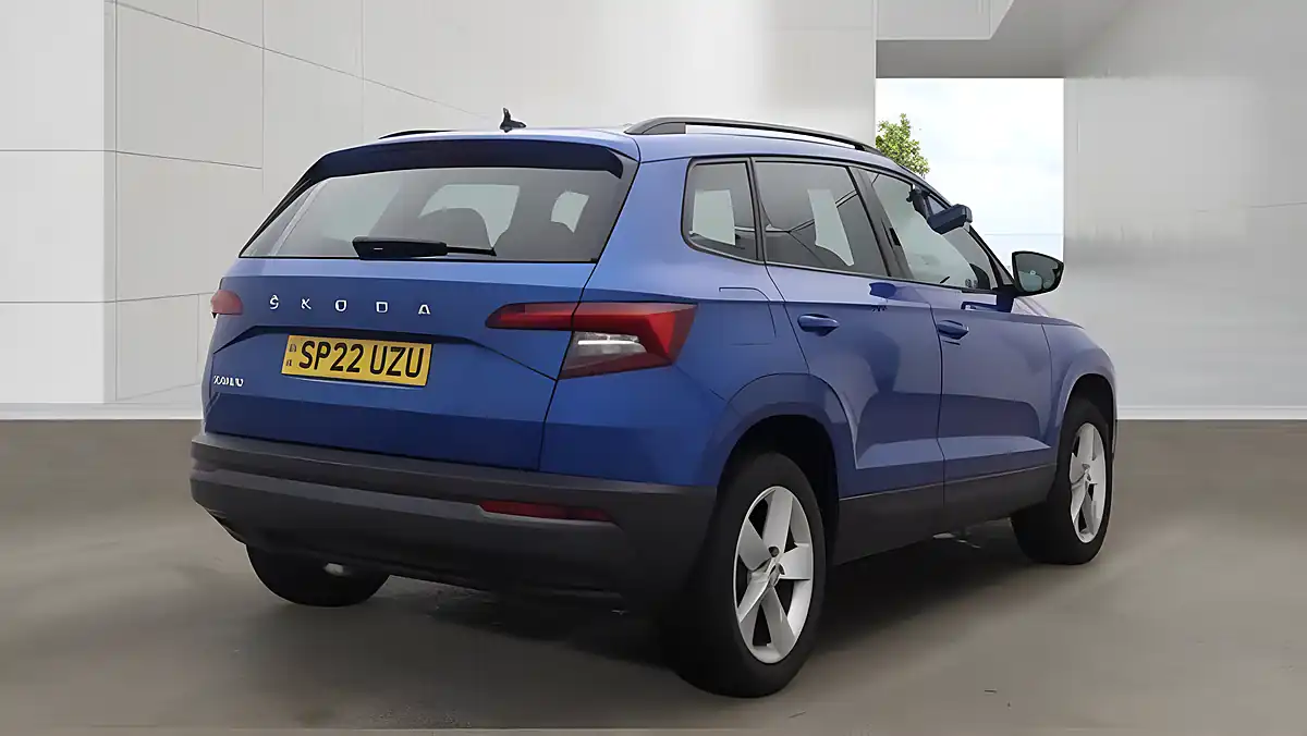 Used 2022 Skoda Karoq Se Blue - Interior and Exterior details 4