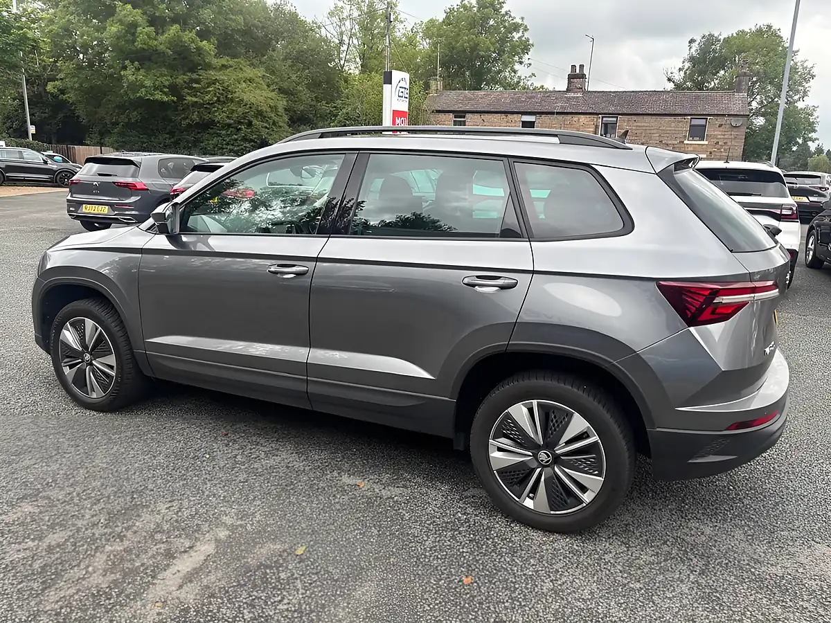 Used 2022 Skoda Karoq Se Drive Meteor Grey - Interior and Exterior details 17