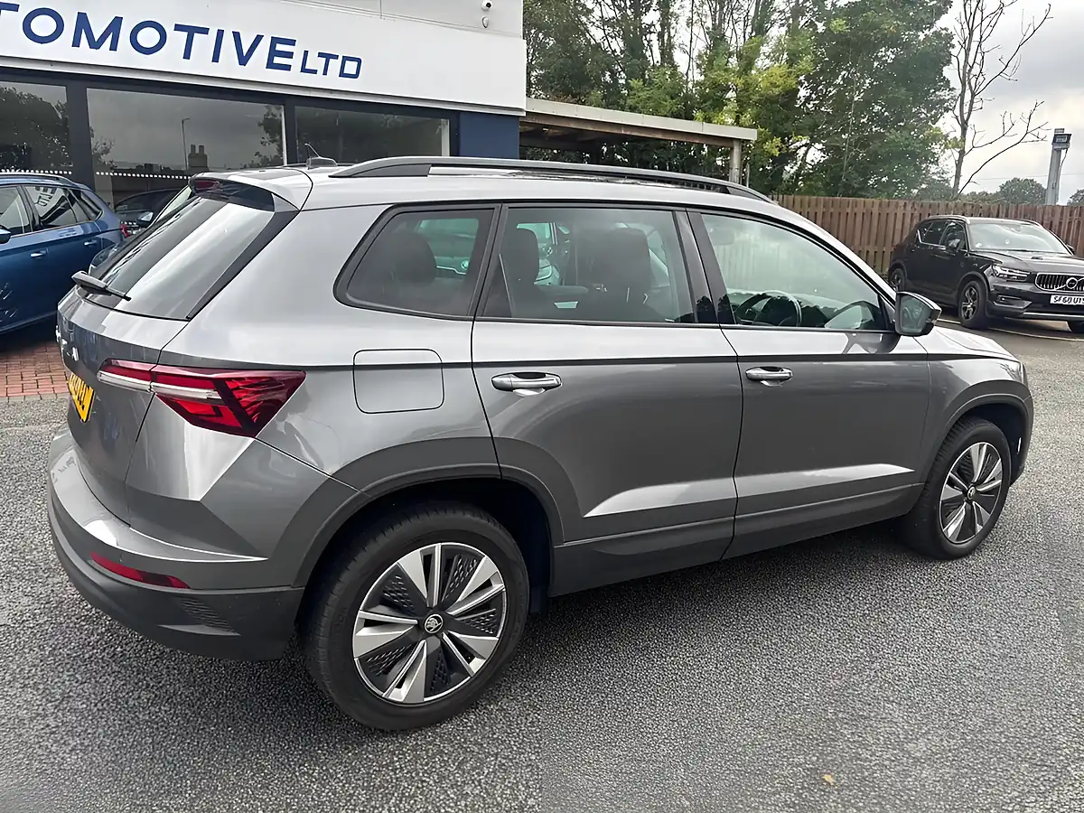 Used 2022 Skoda Karoq Se Drive Meteor Grey - Interior and Exterior details 18
