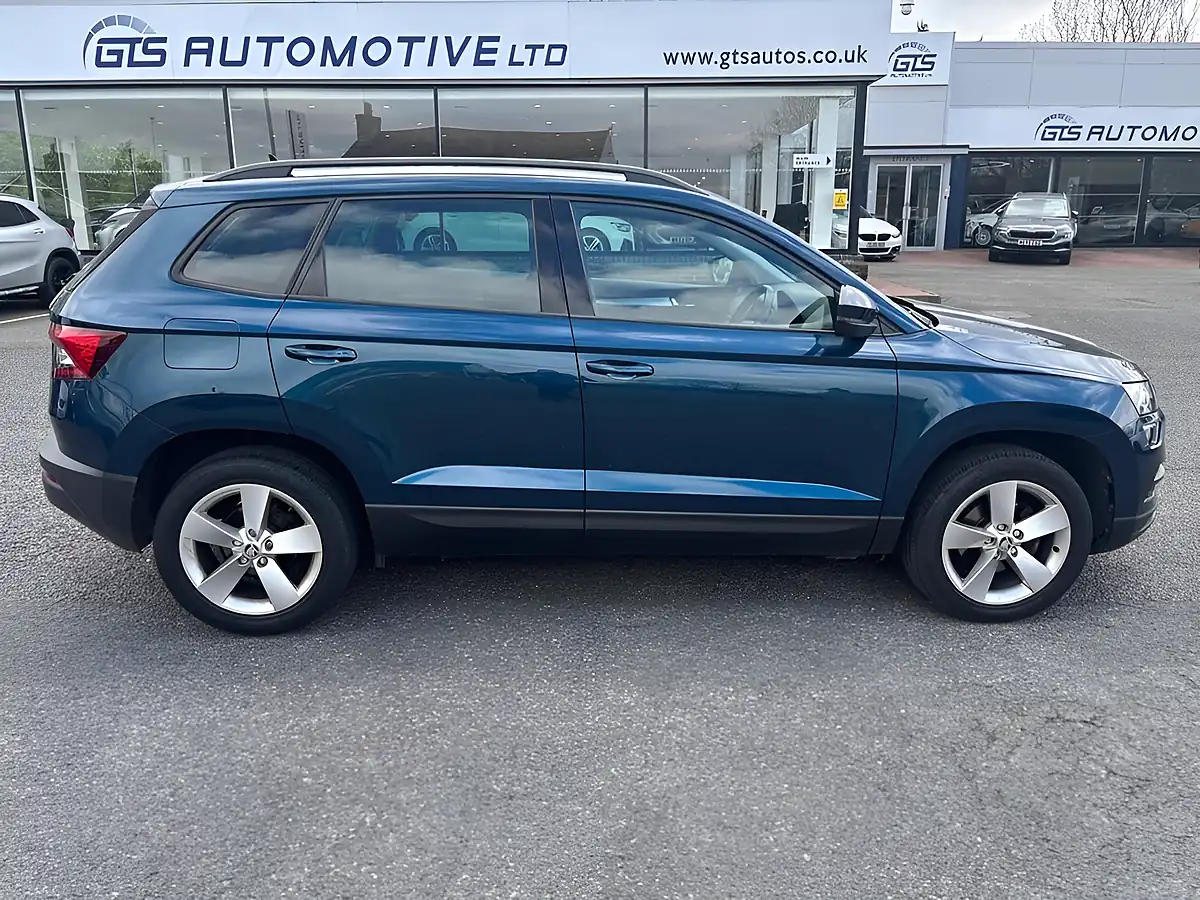 Used 2022 Skoda Karoq Se Petrol Blue - Interior and Exterior details 4