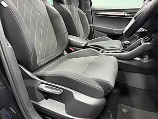 Used 2022 Skoda Karoq Sportline Black Magic Pearl Effect - Interior and Exterior details 18