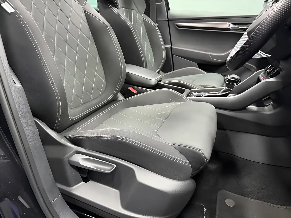 Used 2022 Skoda Karoq Sportline Black Magic Pearl Effect - Interior and Exterior details 18