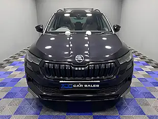 Used 2022 Skoda Karoq Sportline Black Magic Pearl Effect - Interior and Exterior details 4