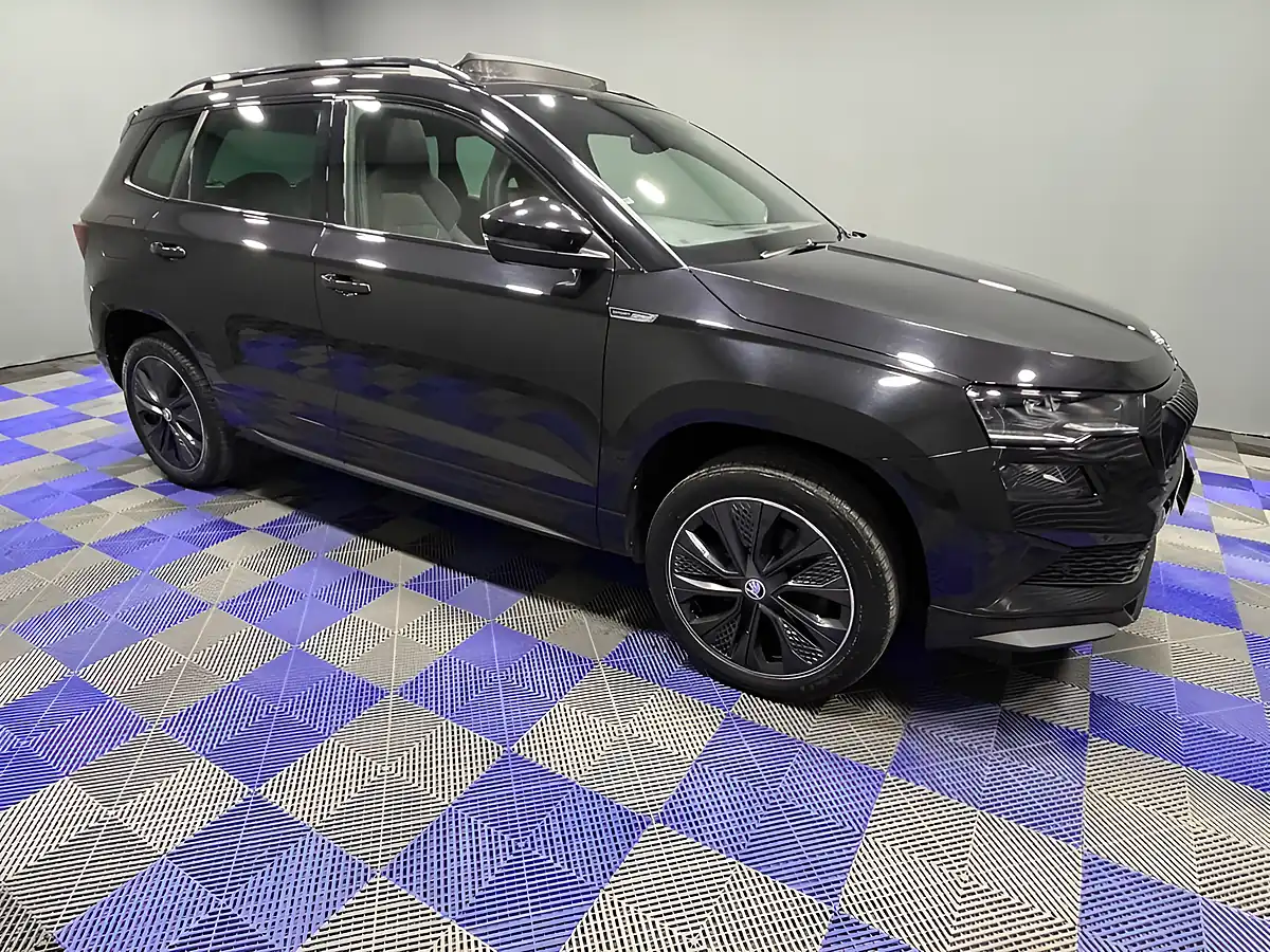Used 2022 Skoda Karoq Sportline Black Magic Pearl Effect - Interior and Exterior details 5