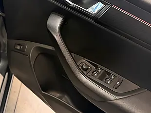 Used 2022 Skoda Karoq Sportline Grey - Interior and Exterior details 13