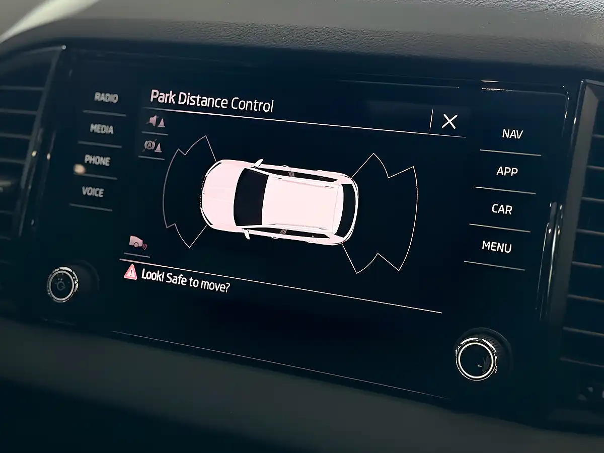 Used 2022 Skoda Karoq Sportline Grey - Interior and Exterior details 15