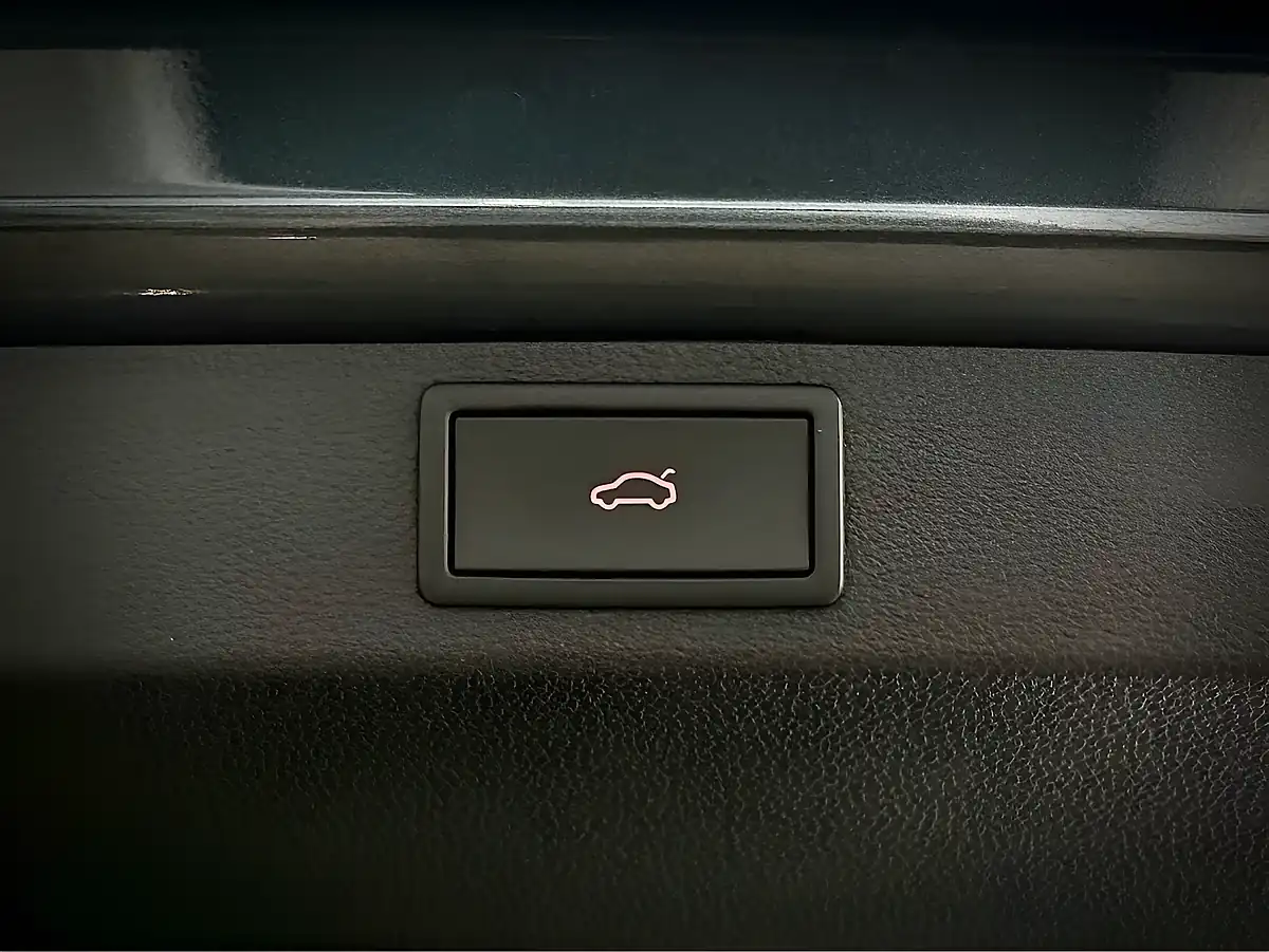 Used 2022 Skoda Karoq Sportline Grey - Interior and Exterior details 20