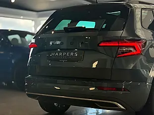 Used 2022 Skoda Karoq Sportline Grey - Interior and Exterior details 7