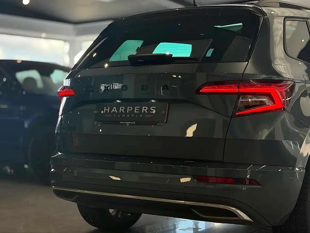 Used 2022 Skoda Karoq Sportline Grey - Interior and Exterior details 7
