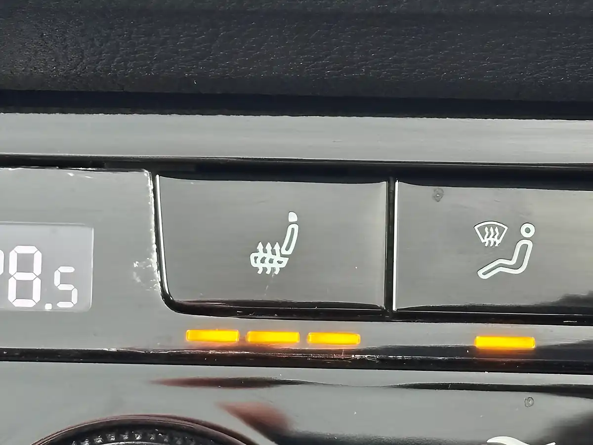 Used 2022 Skoda Karoq Sportline Moon White - Interior and Exterior details 14