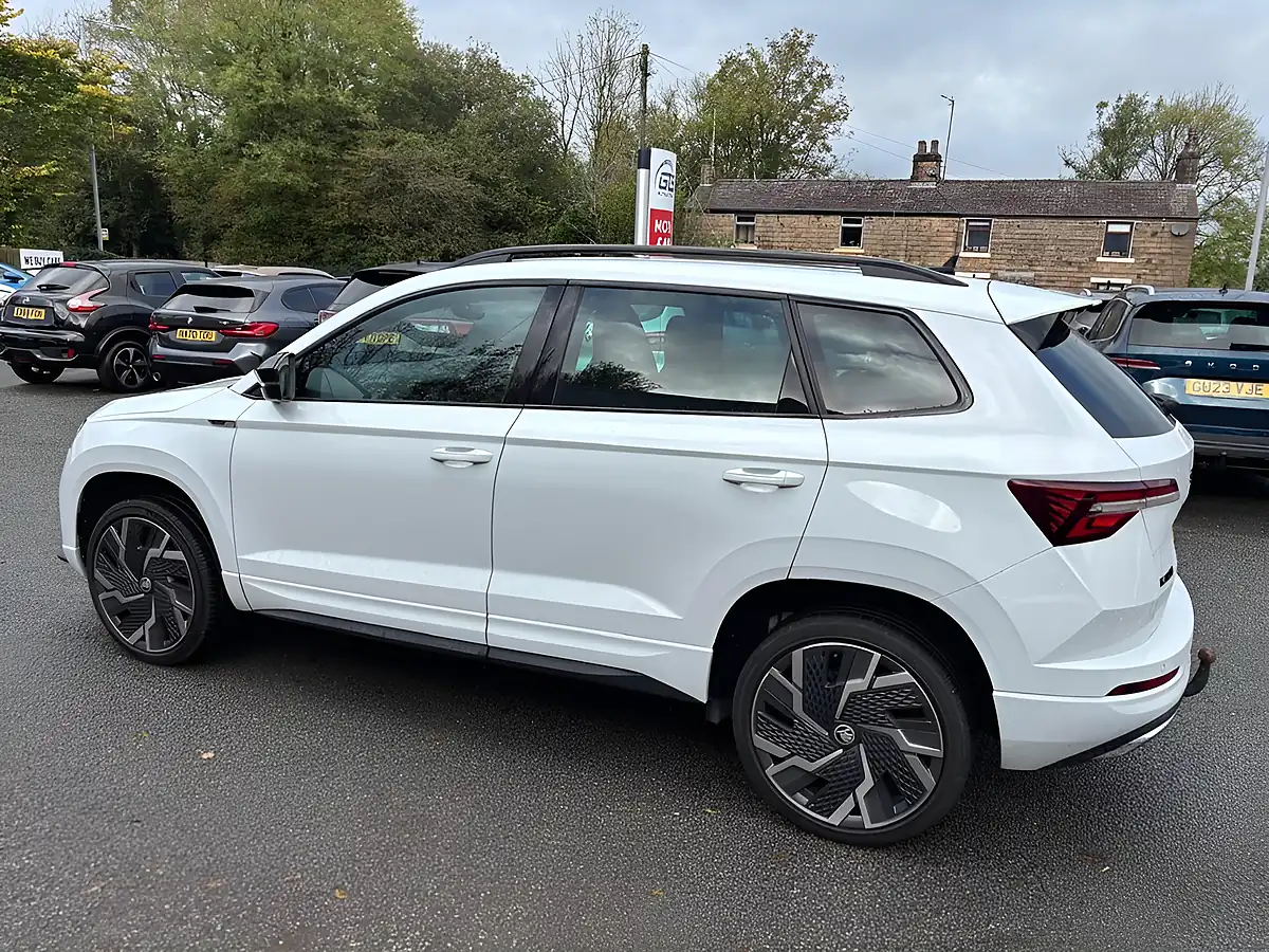 Used 2022 Skoda Karoq Sportline Moon White - Interior and Exterior details 18