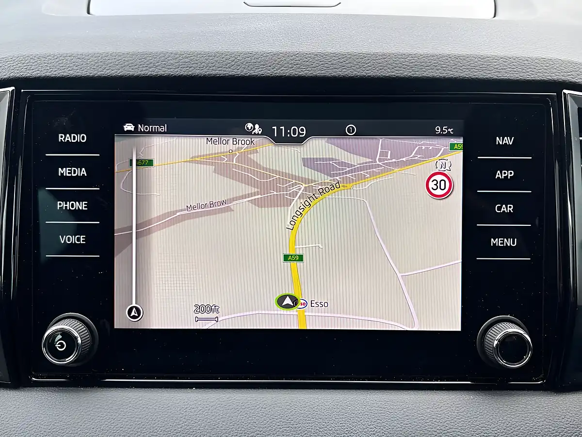 Used 2022 Skoda Karoq Sportline Moon White - Interior and Exterior details 2