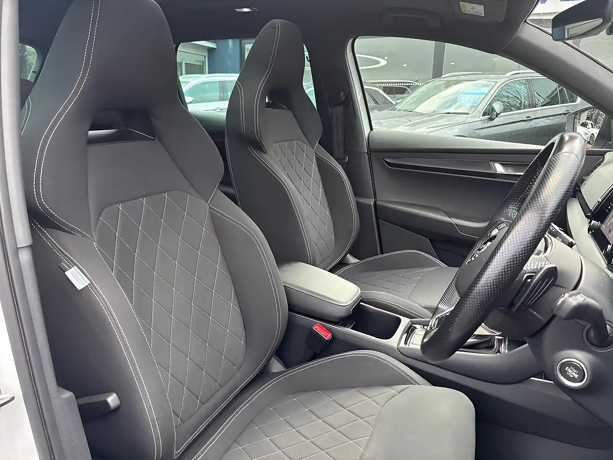 Used 2022 Skoda Karoq Sportline Moon White - Interior and Exterior details 4