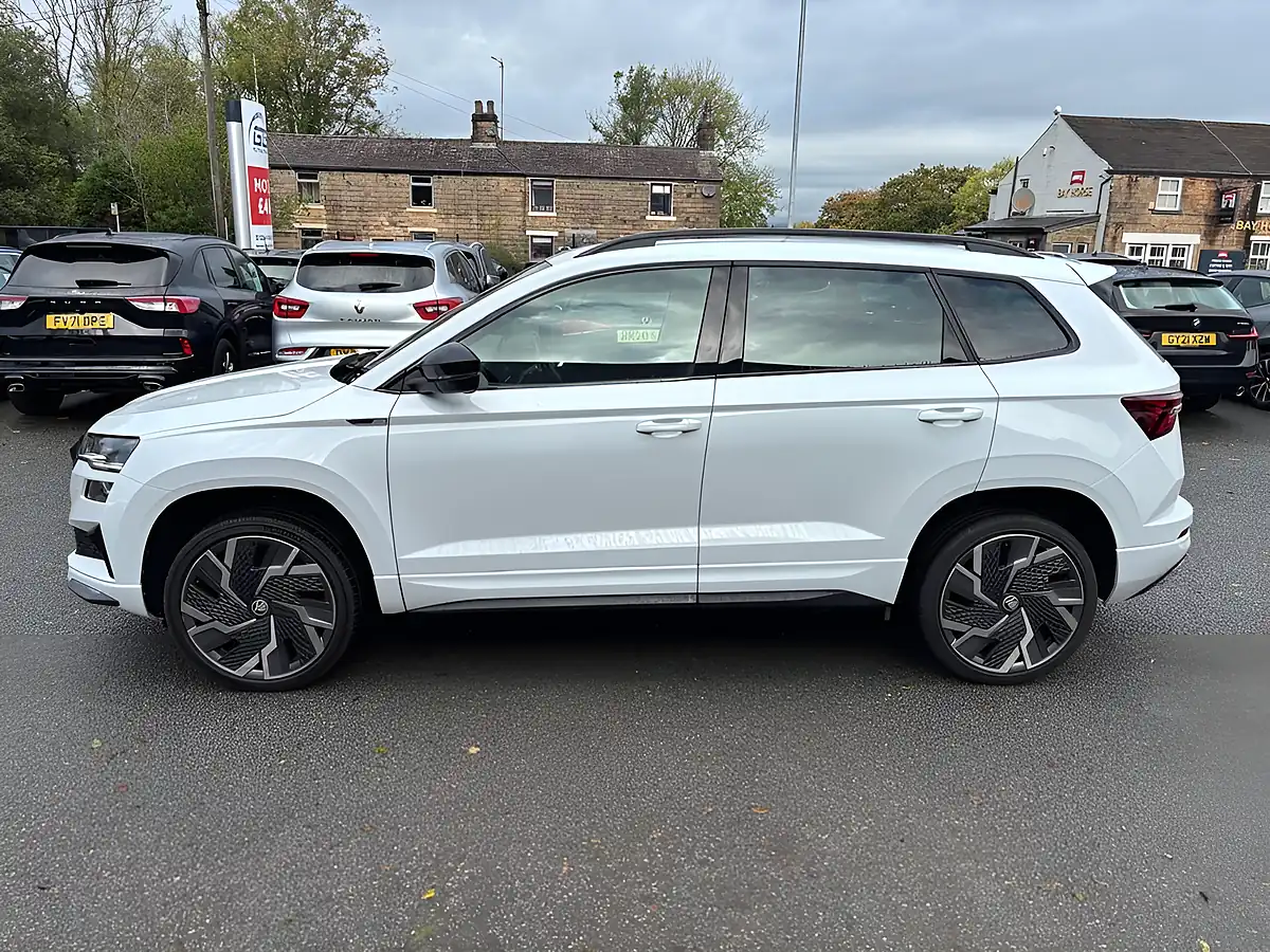 Used 2022 Skoda Karoq Sportline Moon White - Interior and Exterior details 9