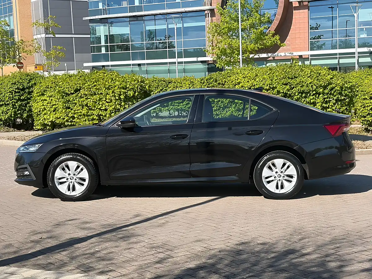 Used 2022 Skoda Octavia Black - Interior and Exterior details 11