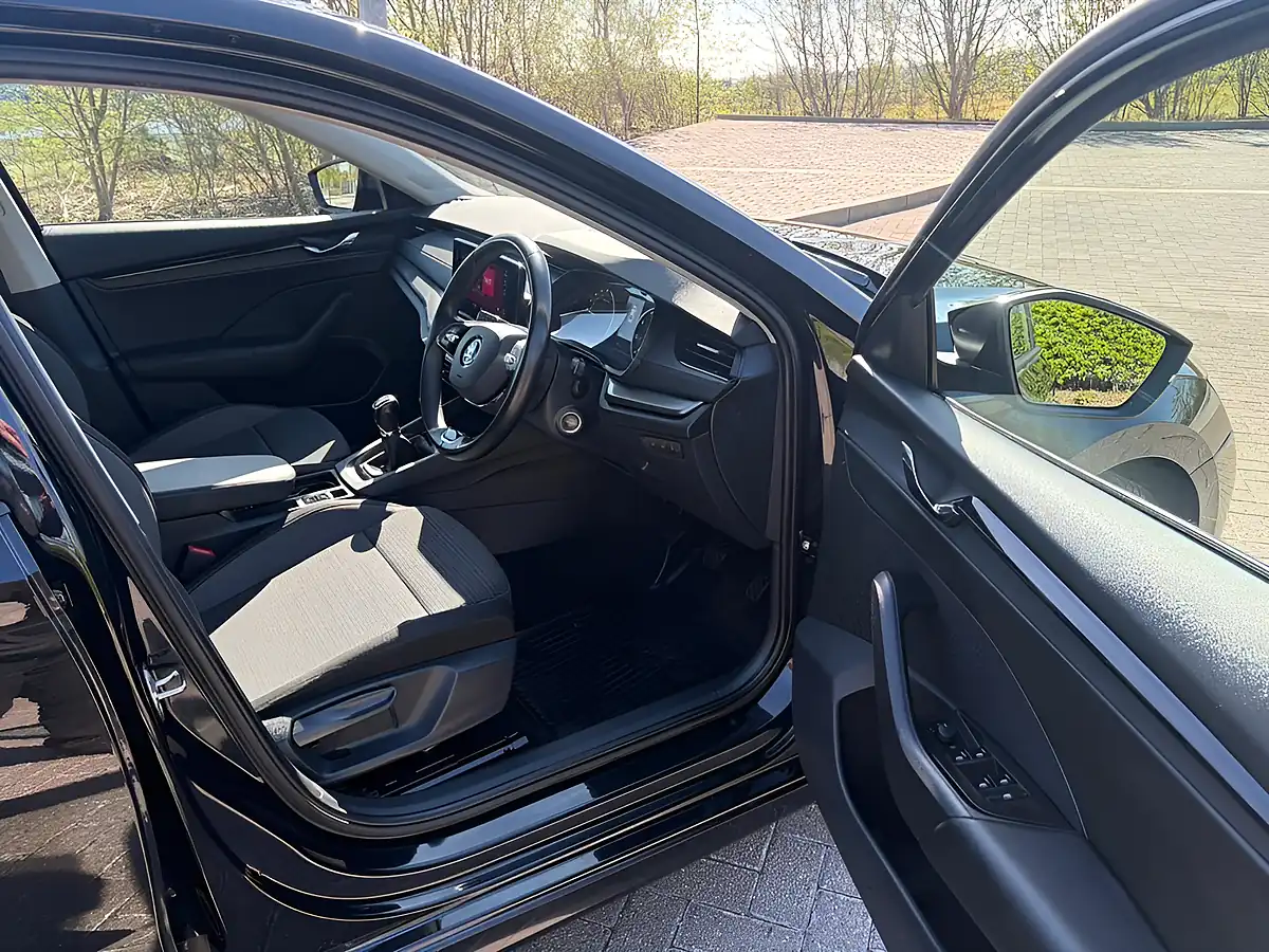 Used 2022 Skoda Octavia Black - Interior and Exterior details 13