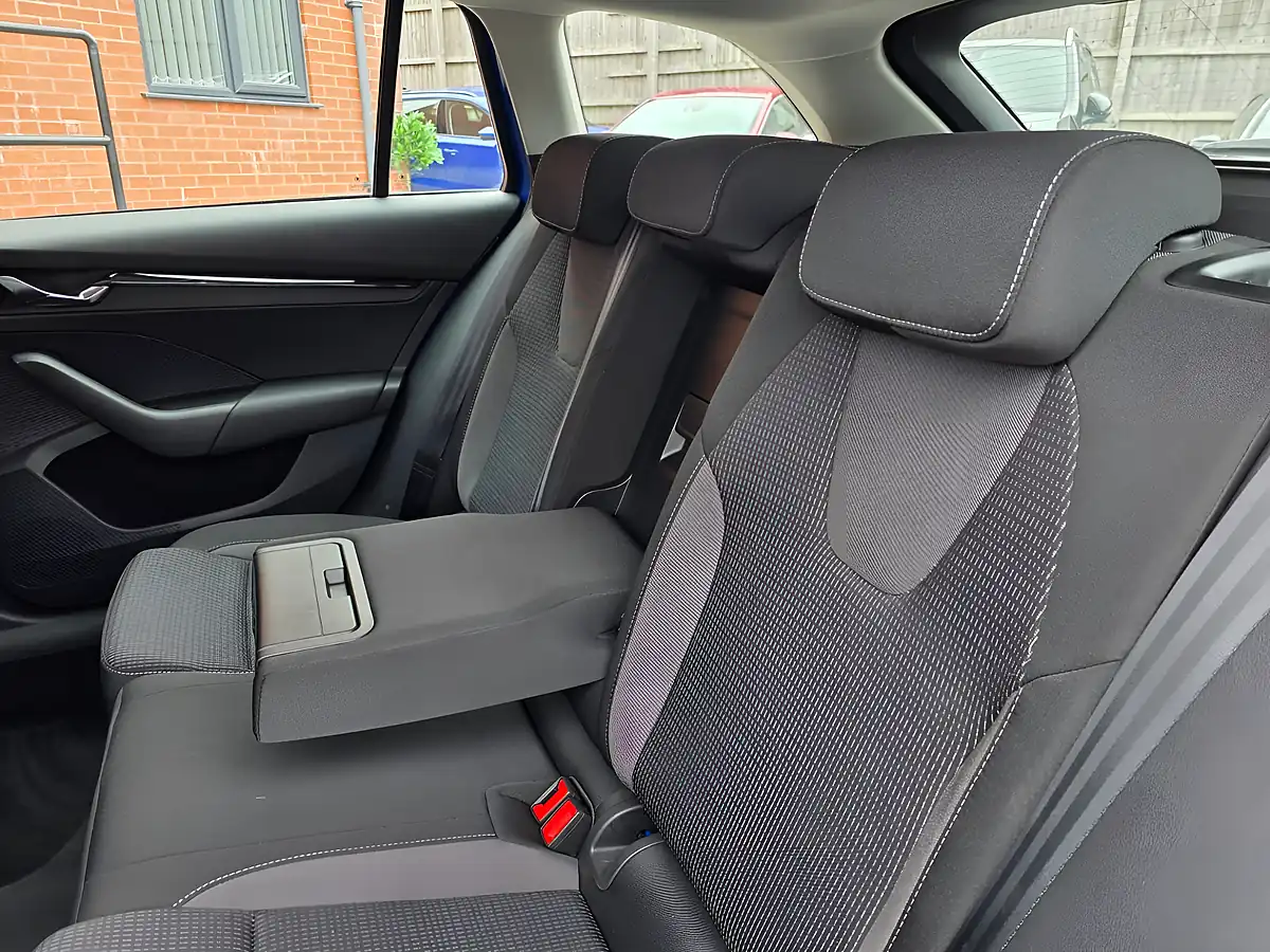 Used 2022 Skoda Octavia Se Blue - Interior and Exterior details 18