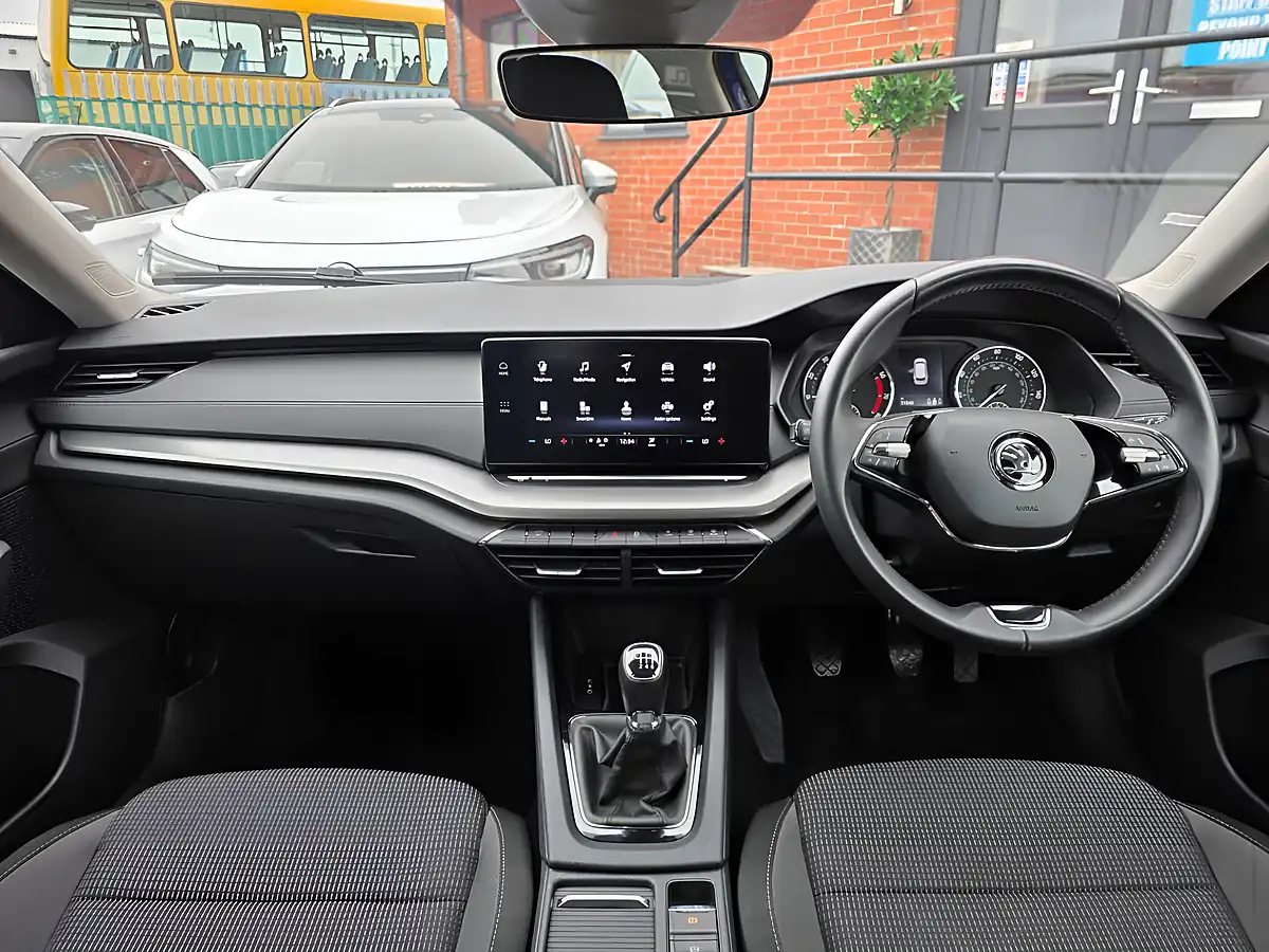 Used 2022 Skoda Octavia Se Blue - Interior and Exterior details 4