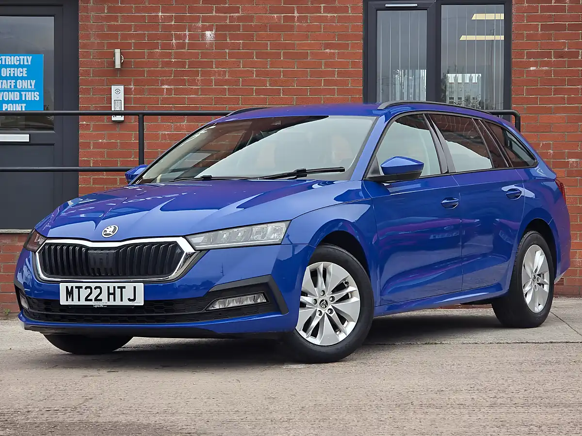 Used 2022 Skoda Octavia Se Blue - Interior and Exterior details 5