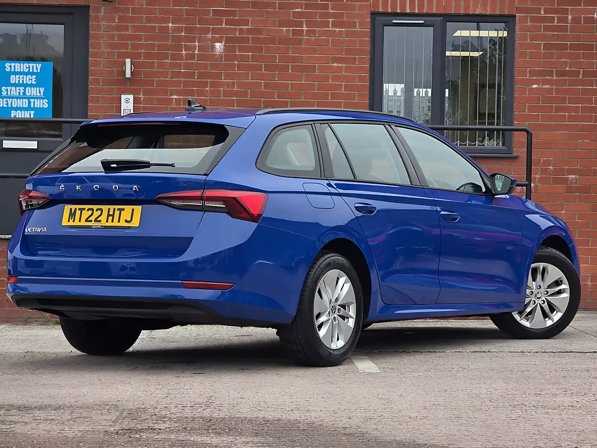 Used 2022 Skoda Octavia Se Blue - Interior and Exterior details 6
